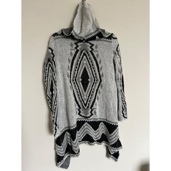 Tucker & Tate Grey & Black Aztec Design Cardigan - Size XL - Picture 7 of 10